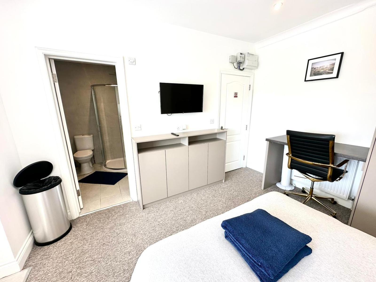 Sunny Modern, Private Apartment,15 Mins To Central London ヘンドン エクステリア 写真